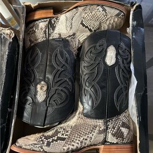 Men snake skin Boots